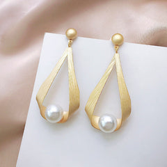 New Simple Pearl Personalized And Temperamental Long Style Eardrops