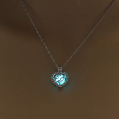 Best Mom glow-in-the-dark diy necklace